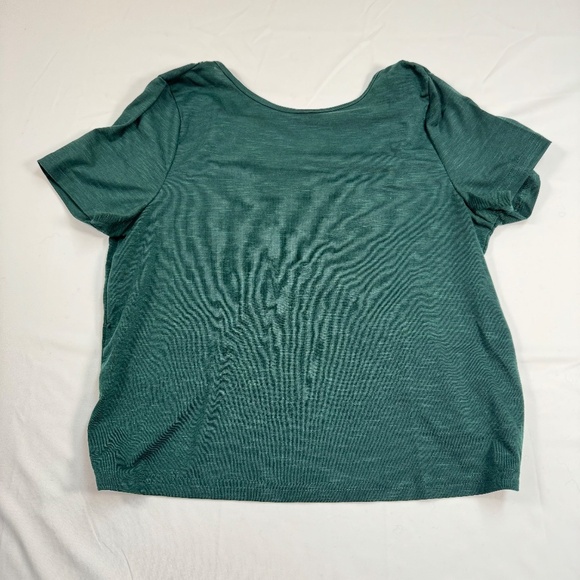 Short Sleeve Top Womens Size S Green Aztec Pattern Open Stomach V Neck - Picture 7 of 7